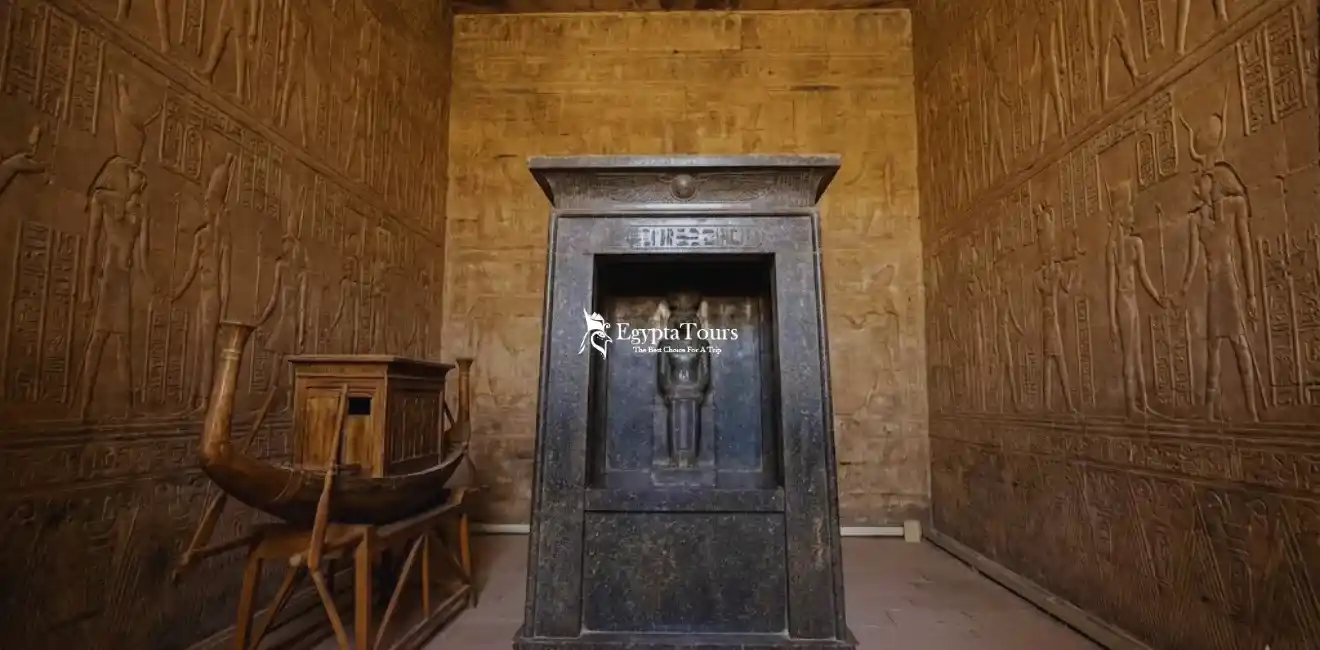 Edfu-Temple-Architectural-Elements-EgyptaTours