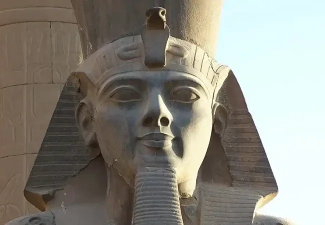 Ramesses-II-Featured-Image-Colossal-Statue-And-Legacy-Of-The-Great-Pharaoh-EgyptaTours