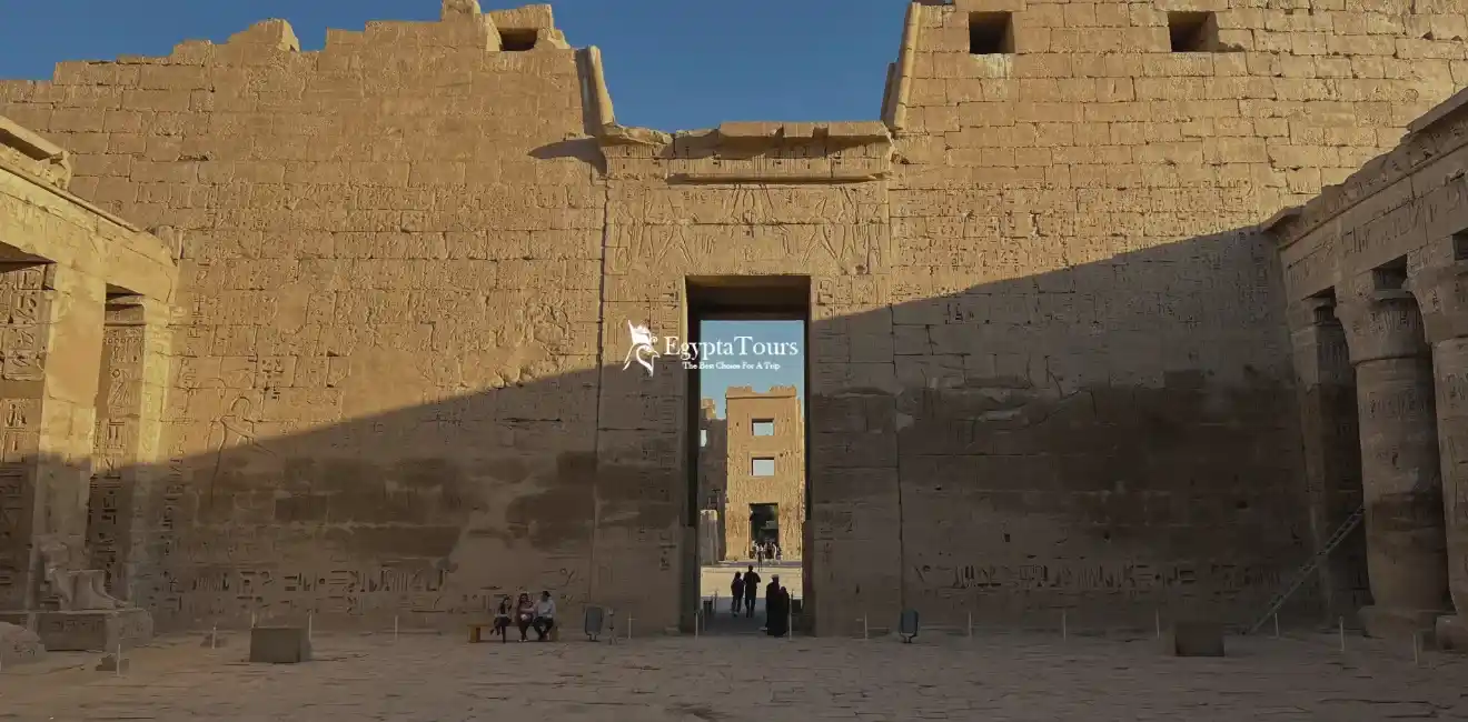 Madinet-Habu-Explained-What-It-Is-Where-It-Is-And-Why-It-Matters-In-Luxor-EgyptaTours