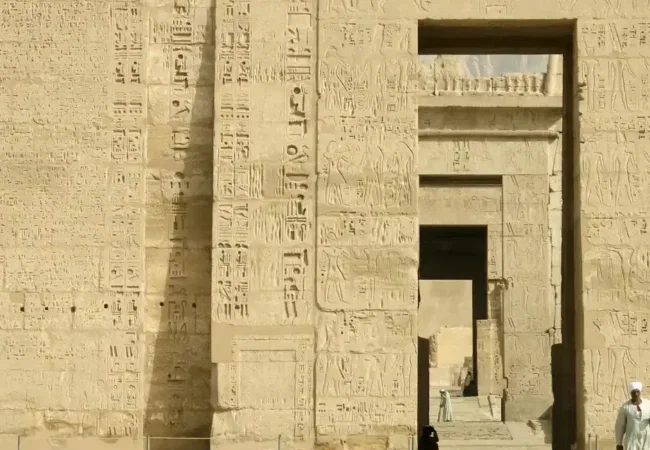 Madinet-Habu-Featured-Image-Mortuary-Temple-Of-Ramesses-III-Luxor-EgyptaTours