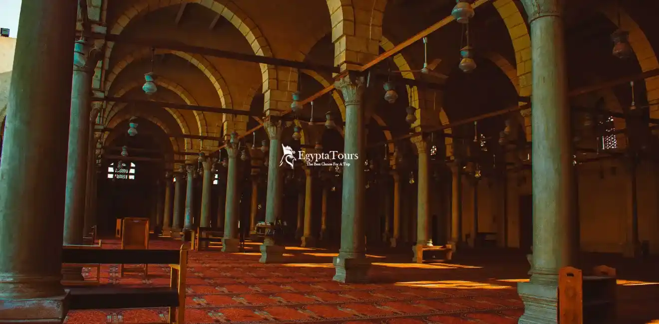 Amr-Ibn-Al-Aas-Mosque-Interior-Beautiful-Architecture-And-Islamic-Design-EgyptaTours
