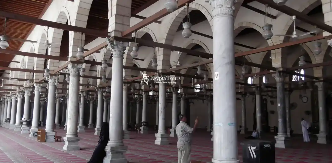 Amr-Ibn-Al-Aas-Mosque-Main-Prayer-Hall-Decorative-Elements-And-Arches-EgyptaTours