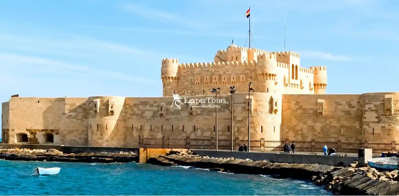 Design-of- the-Qaitbay-Citadel-EgyptaTours