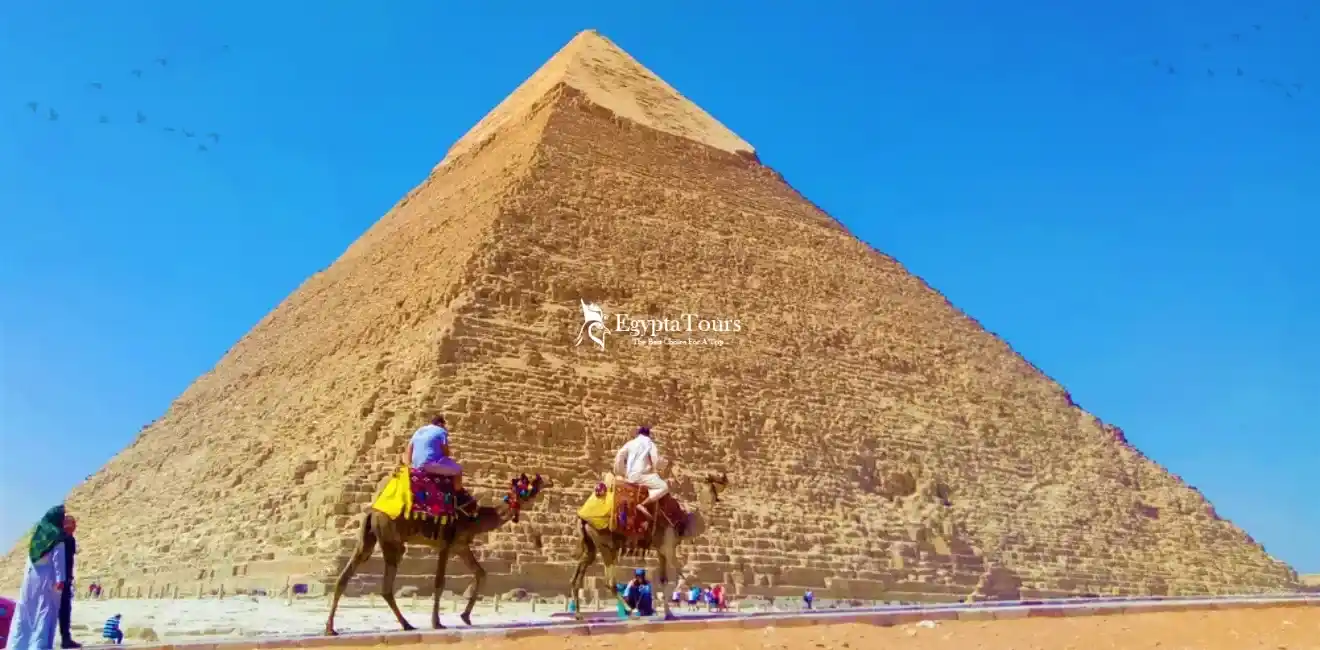 Exploring-the-Pyramid-Complex-EgyptaTours