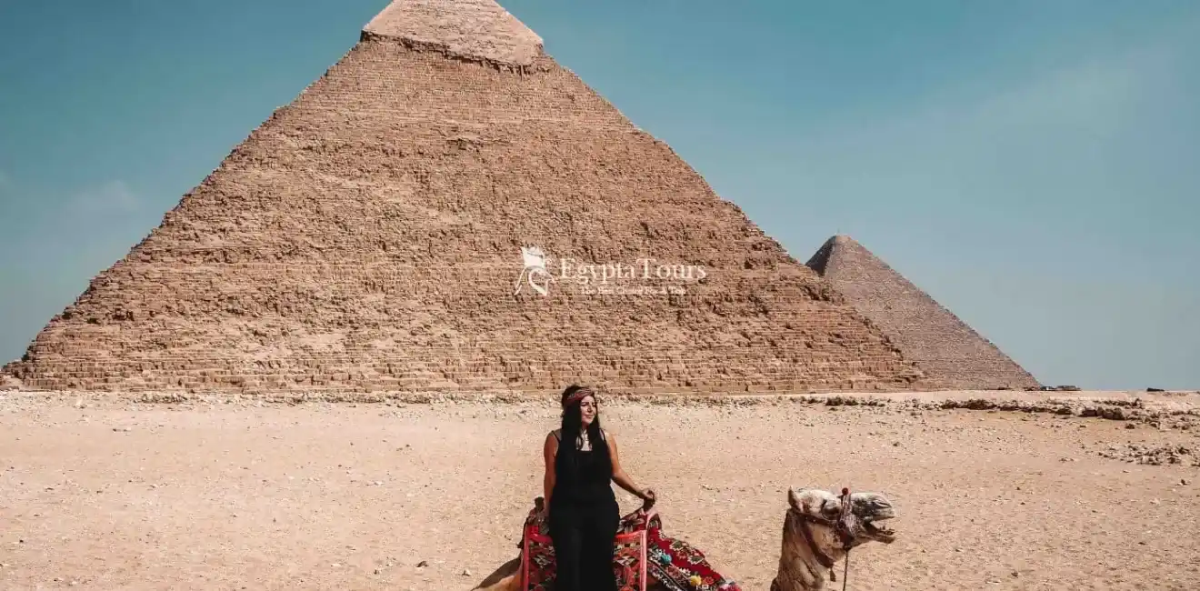 Practical-Tips-for-Visiting-the-Pyramid-khafre-EgyptaTours