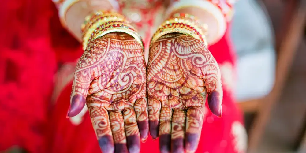 Egypt-Tours-From-London-Henna