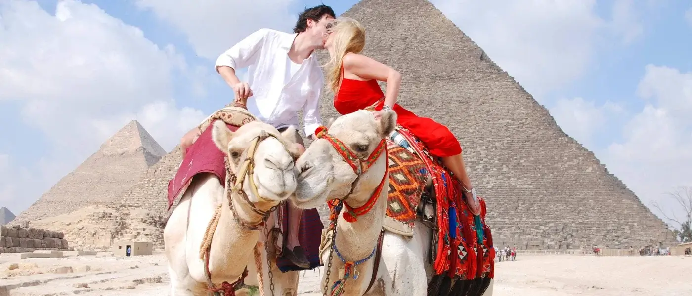 Perfect Honeymoon in Egypt: Merging Culture and Romance 2 Honeymoon-in-Egypt-EgyptaTours-Giza-Pyramids