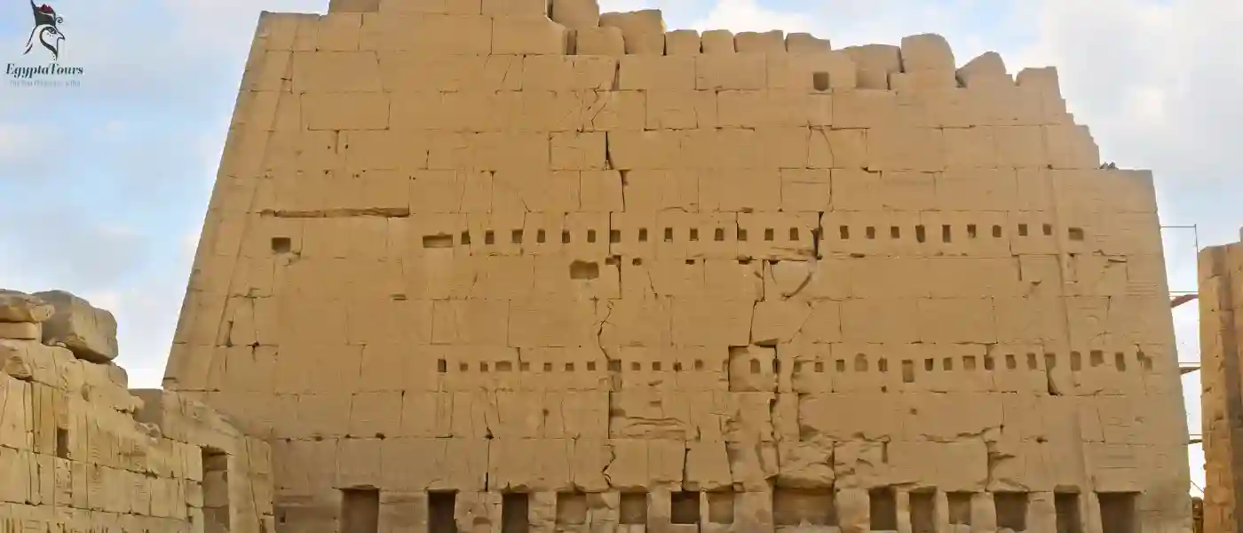 The-Excavation-of-Karnak-Cachette-EgyptaTours