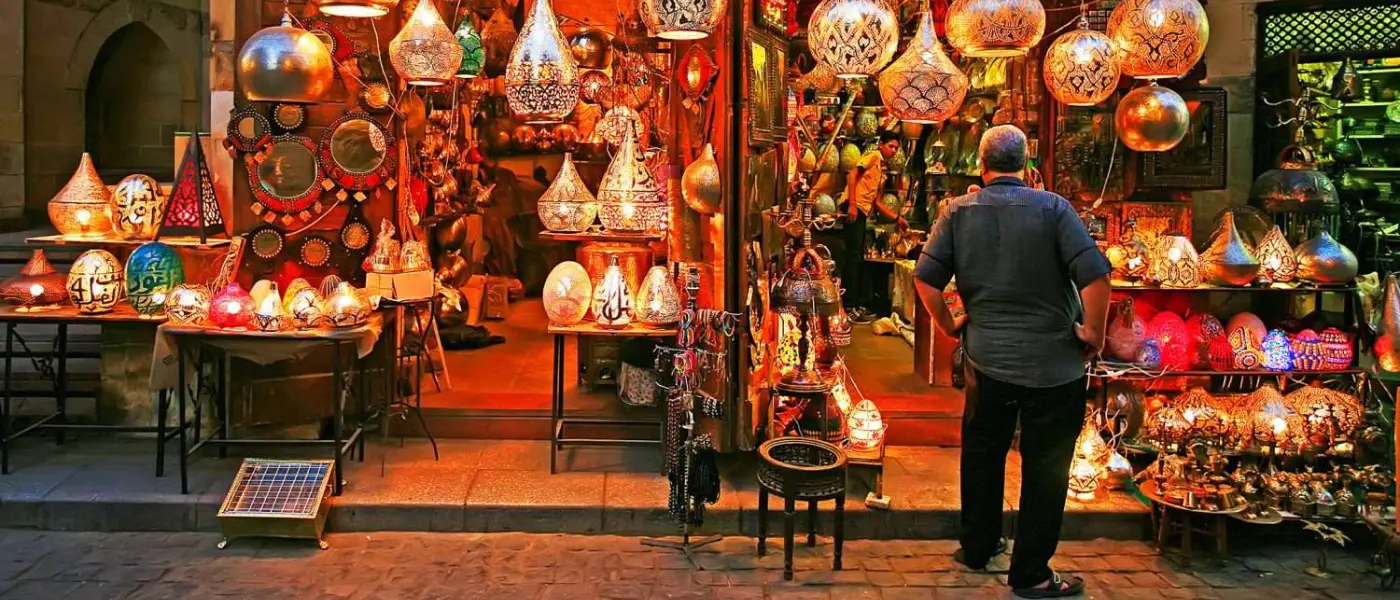 Top-11-Things-to-do-in-Cairo-at-night-egyptatours-visiting-khan-el-khalili-bazaar