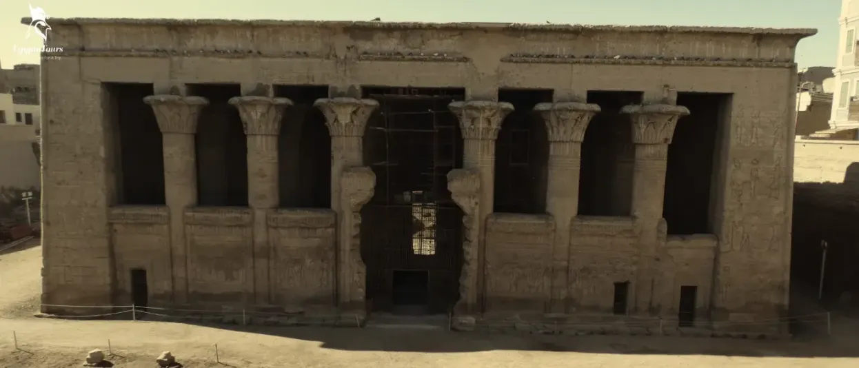 What-Are-the-Instructions-for-Entering-the-Temple-of-Esna