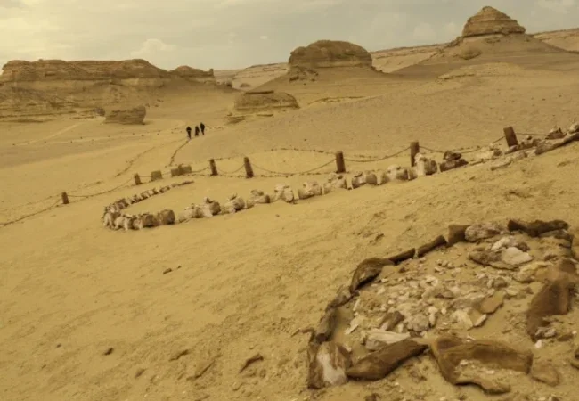 The-Geological-Formation-of-Wadi-Al-Hitan-and-its-Stunning-Landscapes