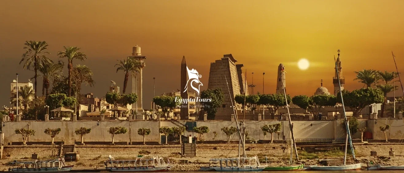Watch-the-Sound-and-Light-Show-at-Karnak-Temples-at-Night-how-to-spend-a-night-in-Luxor-EgyptaTours