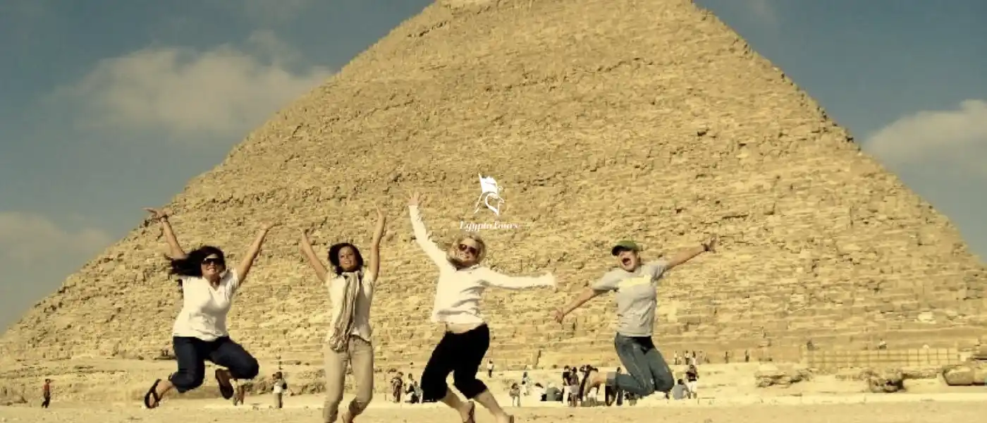Best Egypt Tours in October 3 Best-Egypt-Tours-in-October-Visiting-pyramids-and-the-Egyptian-Museum