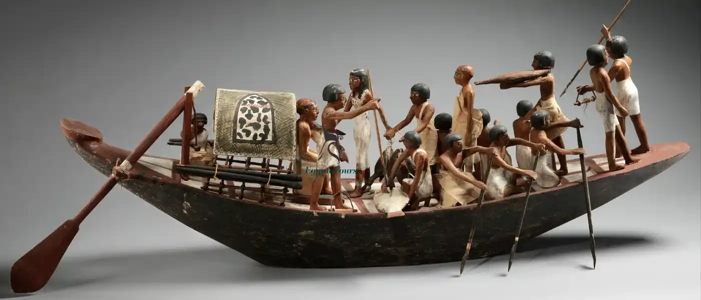 Rowing-and-Sailing-old-Egyptian-Boats-EgyptaTours
