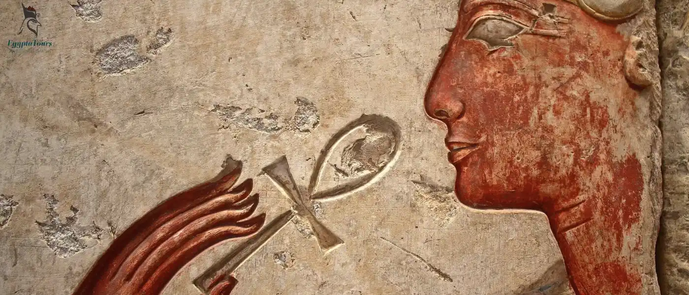 The-Ankh-Symbol-in-Ancient-Egyptian-Architecture-EgyptaTours