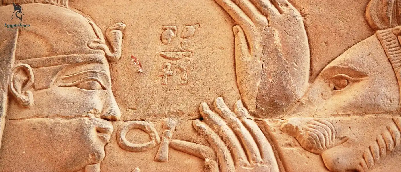 The-History-of-the-Ankh-Symbol-in-Ancient-Egyptian-Civilization