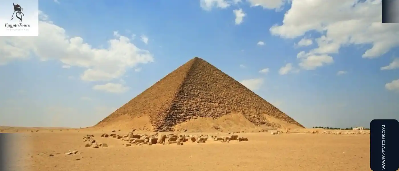 Stunning 12 Pyramids in Egypt: Egypt Pyramids – How Many Are There? 10 3. The-Pyramid-of-Khufu-Stunning-12-Pyramids-in-Egypt-That-Will-Amaze-You-EgyptaTours