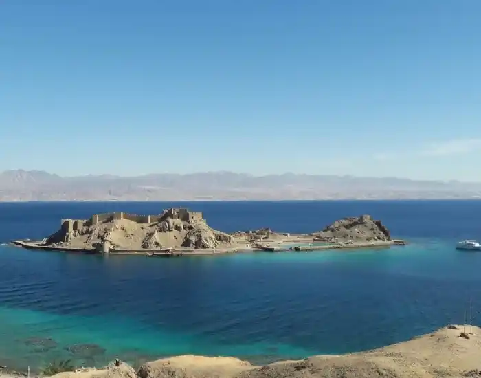 Famous-Salah-El-Din-Citadel-On-Pharaohs-Island-In-Taba-City-EgyptaTours