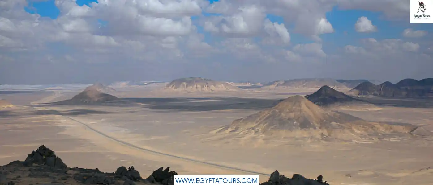 The-geological-importance-of-the-Black-Desert-EgyptaTours