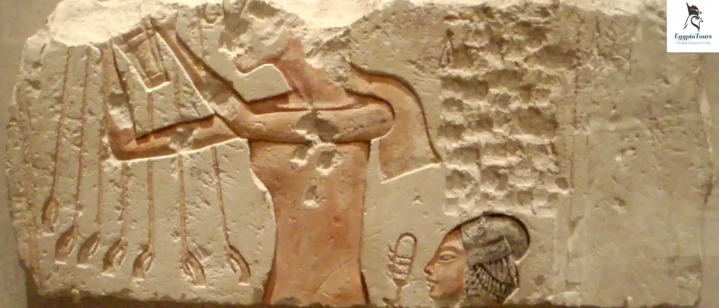 Akhenaten-and-the-Hymn-to-the-Aten--EgyptaTours