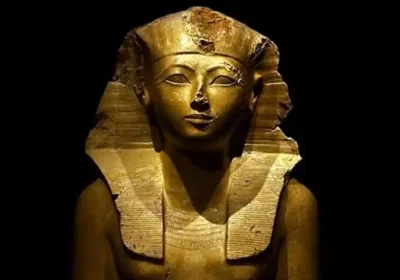 The-Divine-Birth-of-Queen-Hatshepsut-EgyptaTours