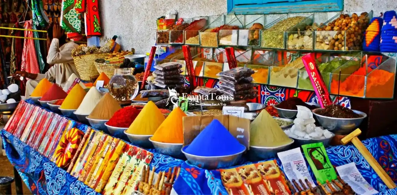 Buying-Nubian-Handicrafts-from-the-Local-Markets-EgyptaTours