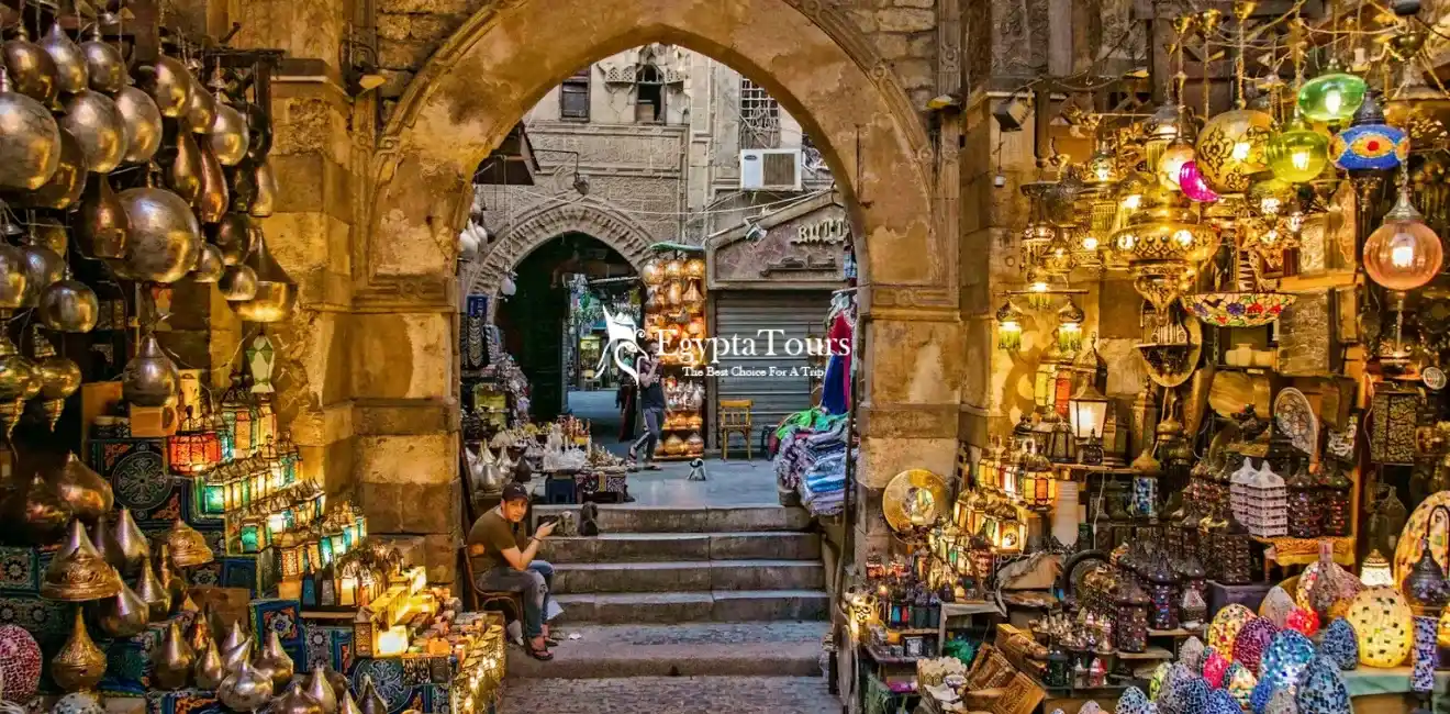 Al Muizz Street 4 Khan-el-Khalili-and-its-Connection-to-Al-Muizz-Street-EgyptaTours