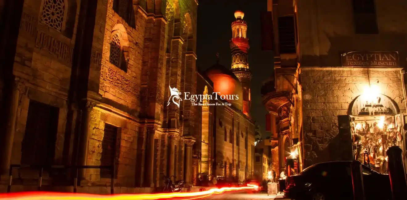 Al Muizz Street 5 Nightlife-on-Al-Muizz-Street-EgyptaTours