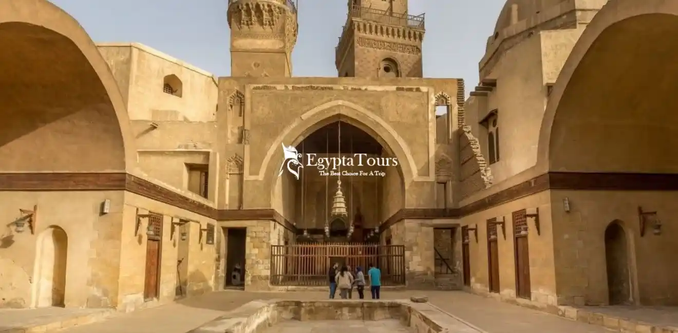 Al Muizz Street 3 The-Most-Prominent-Mosques-on-Al-Muizz-Street-EgyptaTours