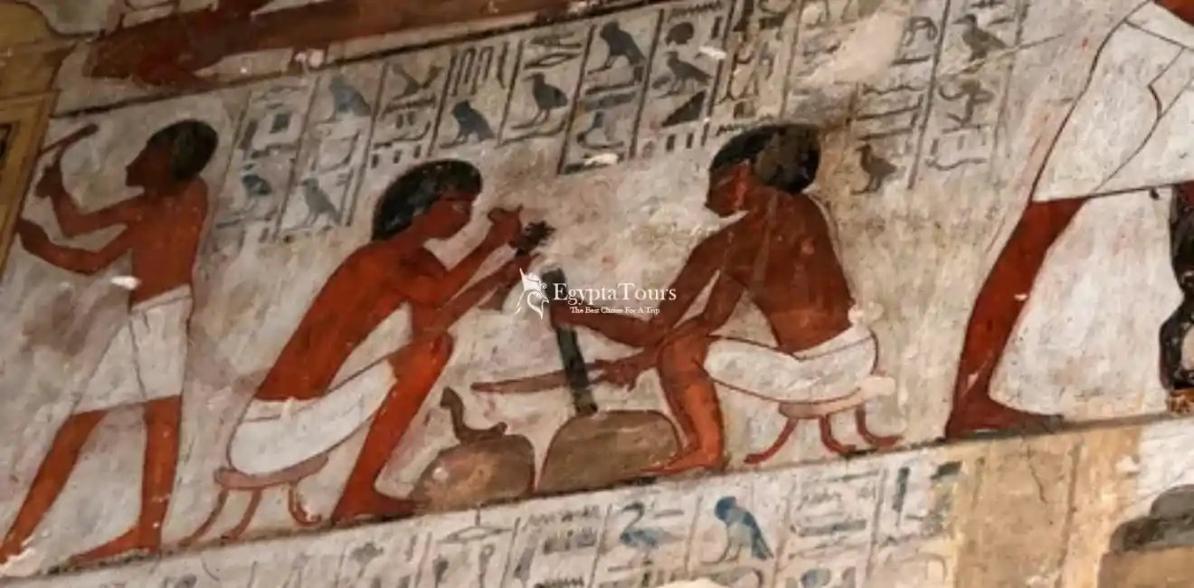 Builders-and-laborers-of-pyramids-Ancient-Egypt-jobs-EgyptaTours