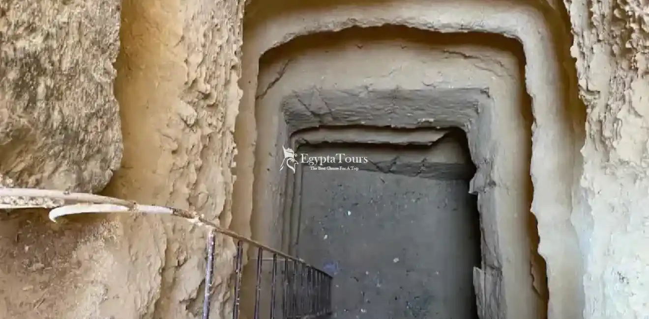 The-Role-of-Groundwater-in-Preserving-or-Damaging-the-Tomb-EgyptaTours