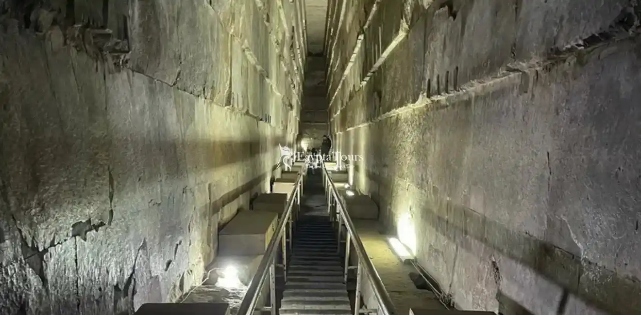 What-do-Excavations-reveal-about-the-builders-in-ancient-Egypt-EgyptaTours