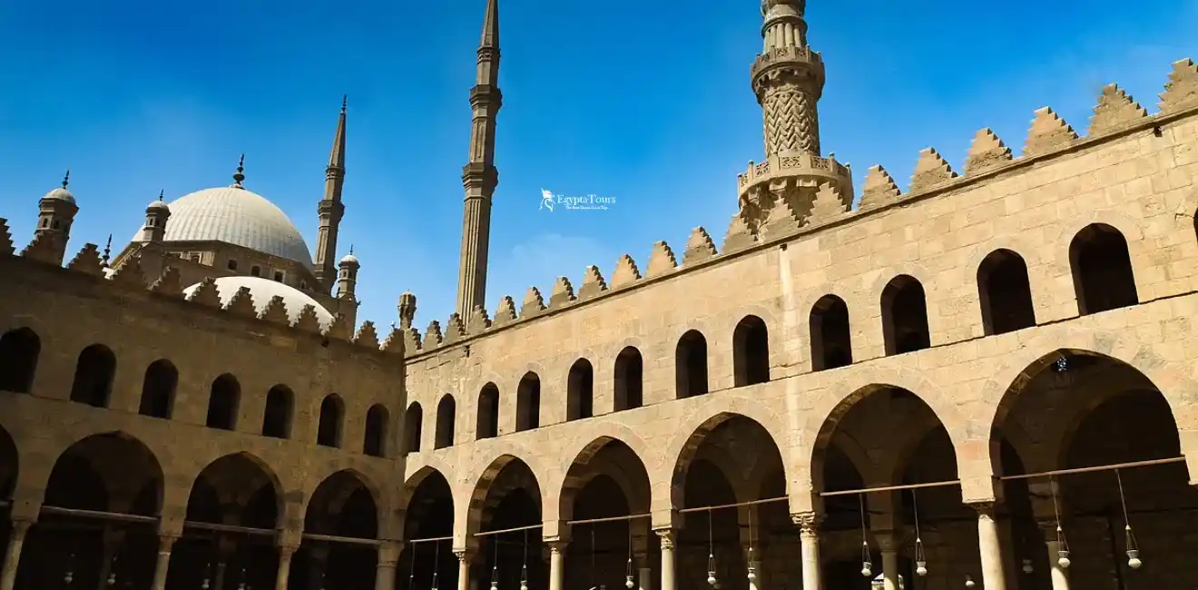 El-Sultan-Qalawun-Mosque-Egypta-Tours