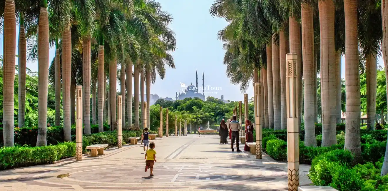 Family-Activities-In-Egypt-For-Kids-Al-Azhar-Park-Family-Picnic