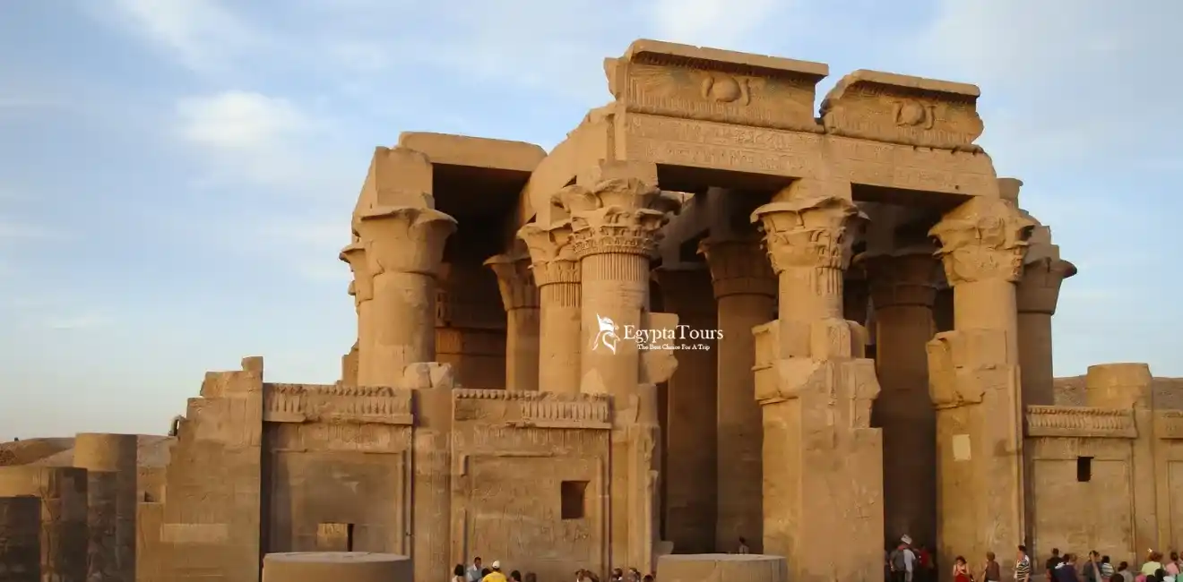 Kom-Ombo-Temple-Dual-Gods-Visit-14-Days-Egypt-Trip-at-Christmas-EgyptaTours