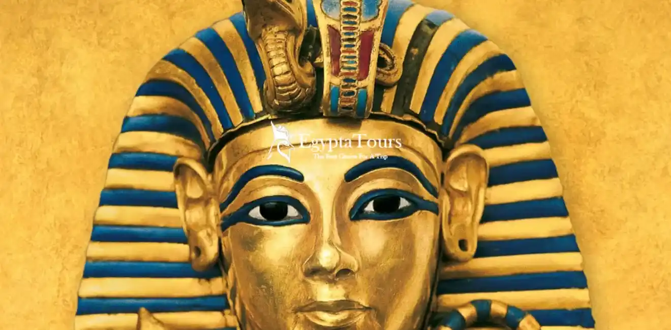 The-famous-golden-death-mask-of-King-Tutankhamun-discovered-in-his-untouched-tomb-EgyptaTours