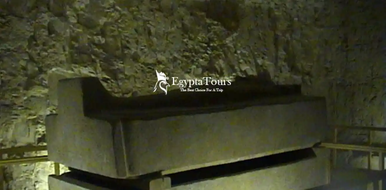 Tombs-and-Burial-Customs-EgyptaTours