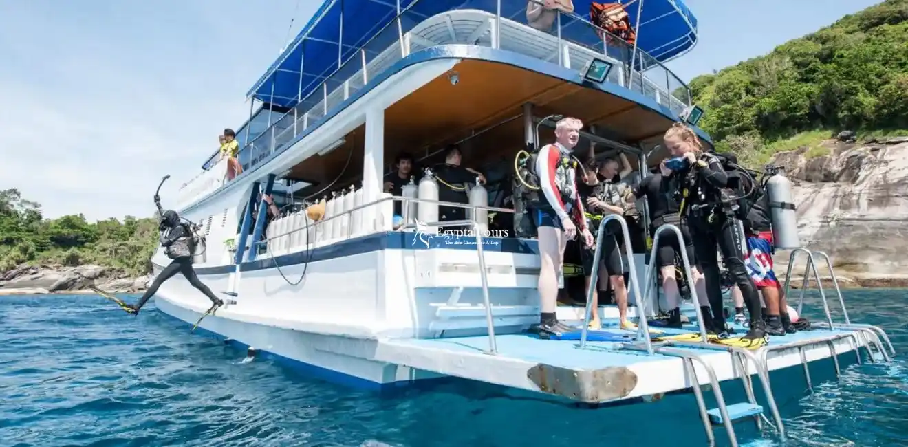 18-Days-Egypt-Exploration-Tour-Diving-Excursion-EgyptaTours
